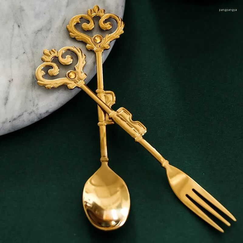 2PCS Vintage Style Gold Flatware